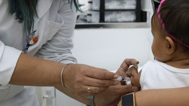 Riscos dos pneumococos para crianças e adultos vão além de pneumonias