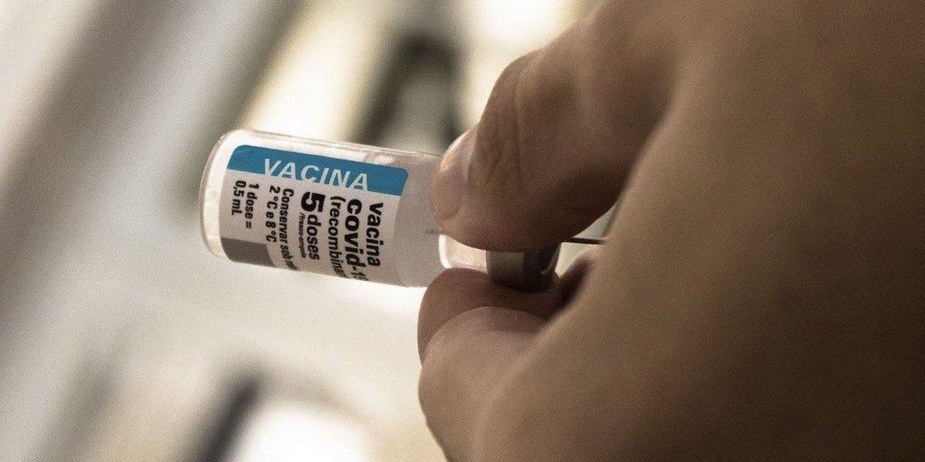 Brasil prepara inclusão de vacinas de covid-19 no calendário de rotina