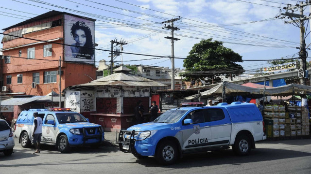 Violência na Maré prejudica acesso de crianças a educação e lazer