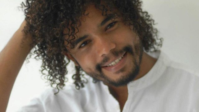 Nossa! Como você é grande, dizem fãs para Diogo Almeida, de ‘Amor Perfeito’