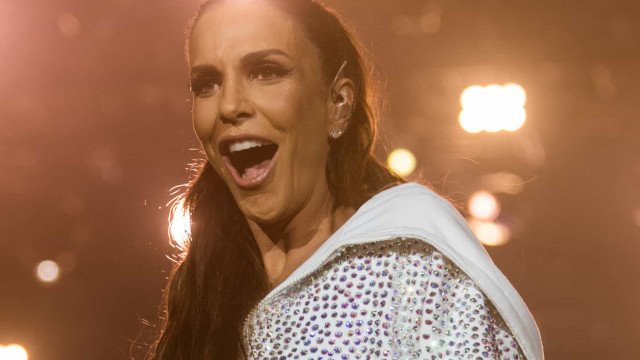 Ivete Sangalo e Anitta ‘brigam’ em camarim e divertem famosos nas redes sociais