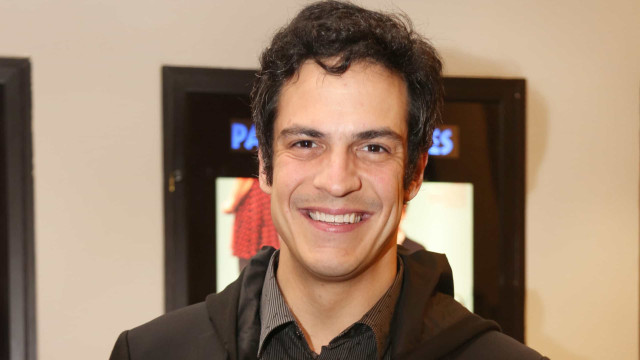 Mateus Solano cansou de esconder a careca e vai mostrá-la em Elas por Elas
