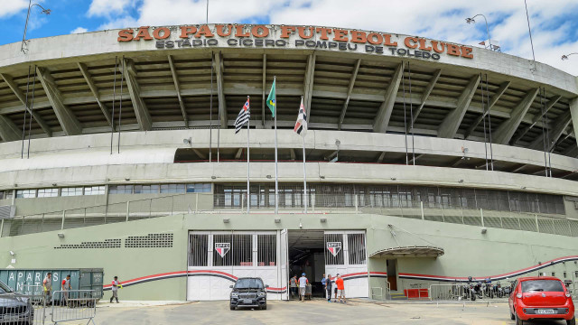 Morumbi veta gramado em evento religioso a 15 dias de final da Copa do Brasil