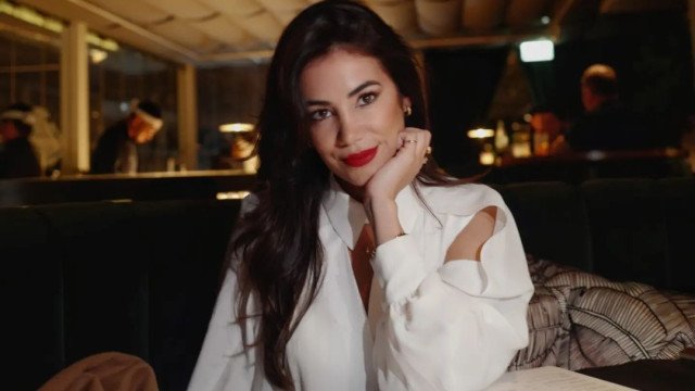 Mia Rose posa nua e compartilha fotos nas redes sociais