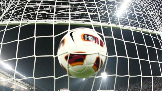 Colômbia domina Venezuela e vence na estreia nas Eliminatórias Sul-Americanas