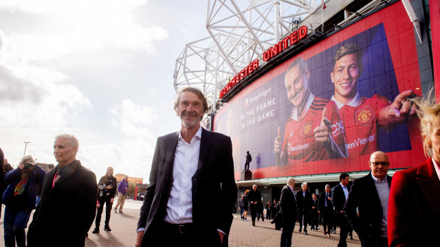 Bilionário britânico muda de estratégia para comprar o Manchester United