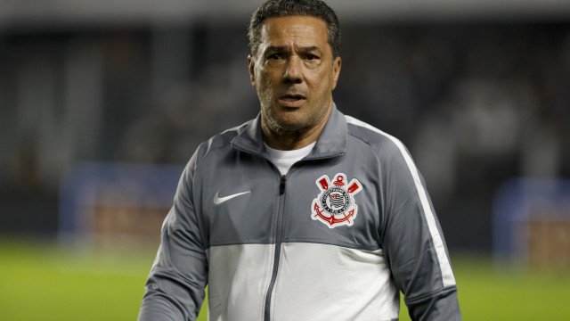 Empate com o Grêmio e proximidade da zona de rebaixamento deixam Luxemburgo incomodado