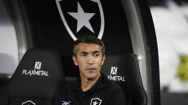 Bruno Lage retira pedido de demissão: "Estou de corpo e alma no Botafogo"