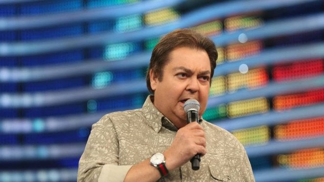 Faustão tem recuperação boa e é transferido para o quarto em SP