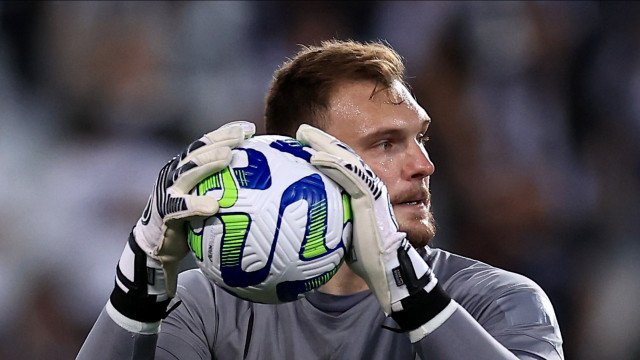 Lucas Perri se entusiasma com o estilo de Diniz: ‘É rápido de assimilar e começar a executar’