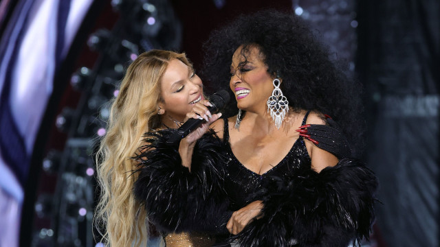 Diana Ross emociona ao cantar os parabéns a Beyoncé em show