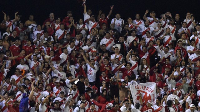 Peru conta com ajuda da trave e segura empate contra bombardeio do Paraguai