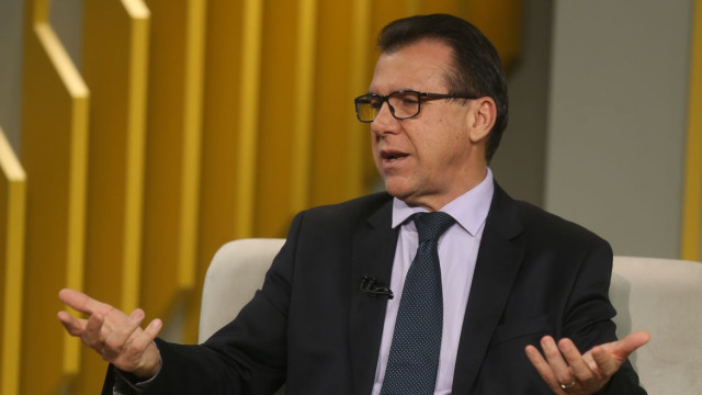 Não é possível que empresas ofereçam salários tão baixos a jovens, diz Luiz Marinho