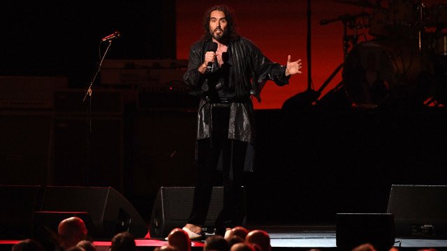 Quatro mulheres acusam Russell Brand de agressão sexual; ator nega