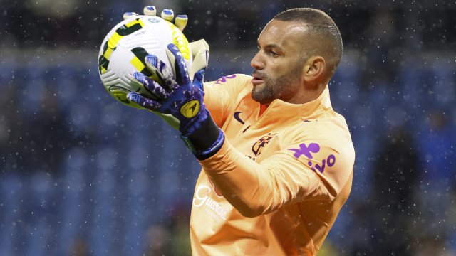 Goleiro do Palmeiras é aprovado em exame teórico para virar piloto