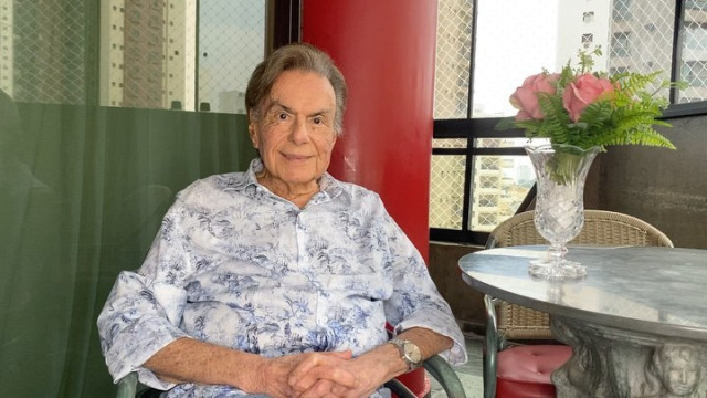 Agnaldo Rayol recebe alta de hospital após ser internado com pneumonia