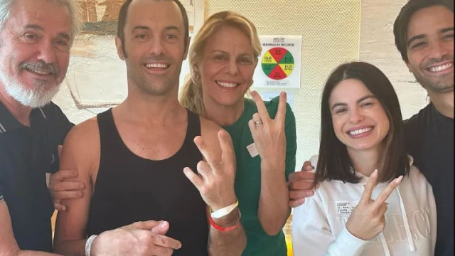 Mãe de Kayky Brito publica primeiras fotos do ator após alta hospitalar