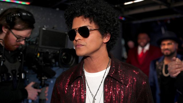 Após sair de Israel, Bruno Mars se manifesta pela primeira vez nas redes