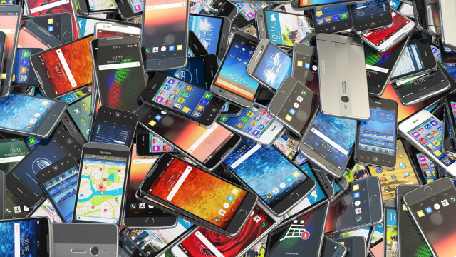 Leilão da Receita com iPhone e celulares da Xiaomi e Samsung termina nesta terça