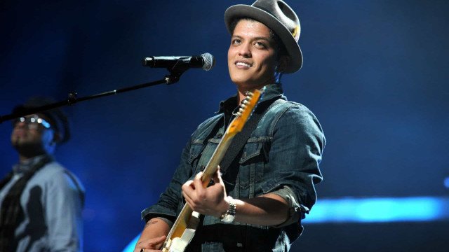 Bruno Mars cancela show que faria em Israel após ataques surpresa do Hamas