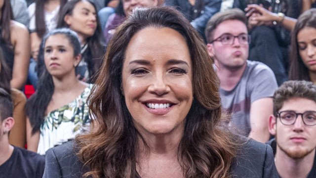Ana Carolina cria nova versão de ‘Chico’ em show: ‘Tem muitas mulheres para firmar contigo’