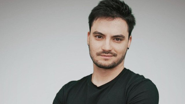 Felipe Neto briga na Justiça contra adiamento de Botafogo x Athletico-PR para este domingo