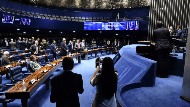 Comissão do Senado propõe reduzir em 20 anos prazo de transição