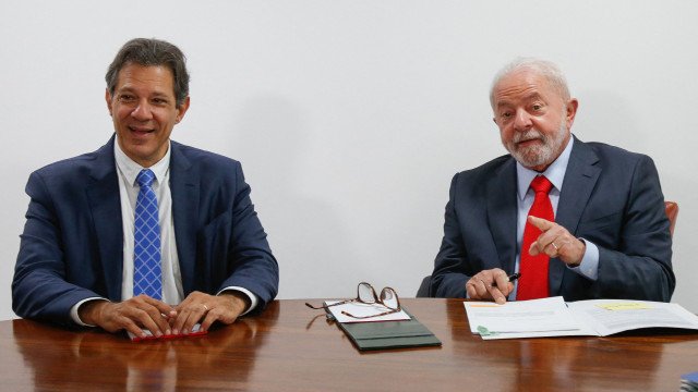Se Desenrola continuar tendo sucesso, Haddad ganhará prêmio Nobel de Economia, brinca Lula
