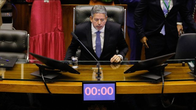 Governo Lula espera apoio de Lira para aprovar mercado regulado de carbono antes da COP28