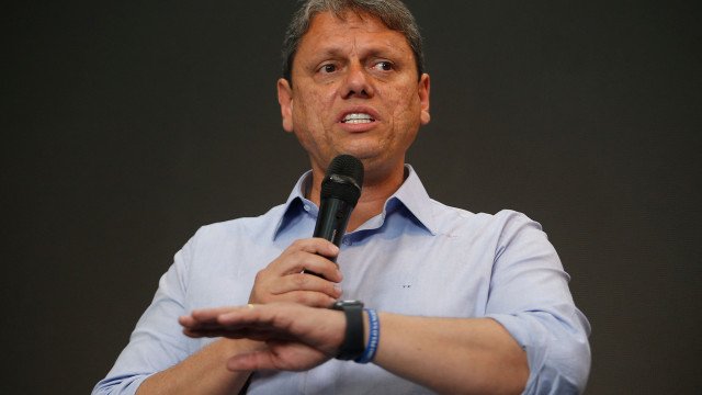 Tarcísio corre para privatizar Sabesp porque teme ‘efeito Boulos’, diz deputado