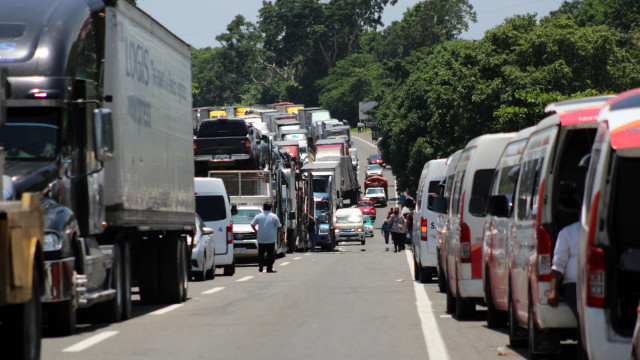 SP: estradas recebem 6 milhões de carros no feriado da Padroeira; veja melhor hora para viajar