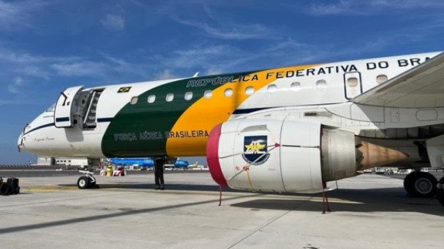 Avião que trará brasileiros de Gaza decola para o Egito 
