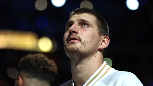 Atual campeão, Denver abre temporada da NBA com triple-double e vitória sobre Lakers