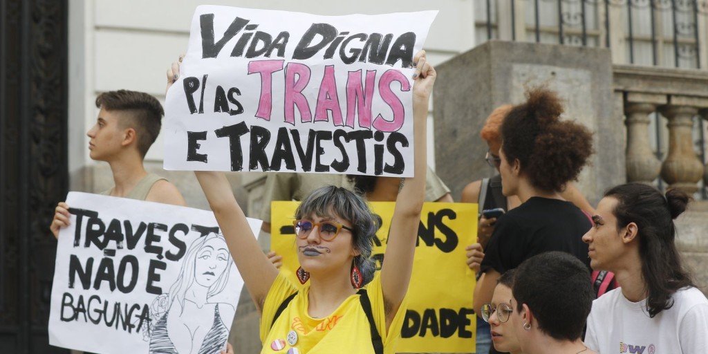 Novembro Azul deve incluir mulheres trans, defendem urologistas