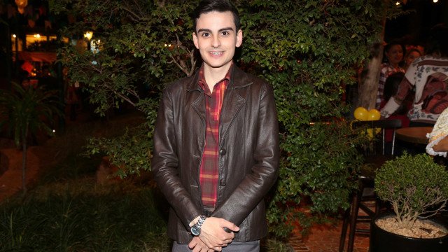 Após deixar SBT, Dudu Camargo assina contrato com TV do Nordeste