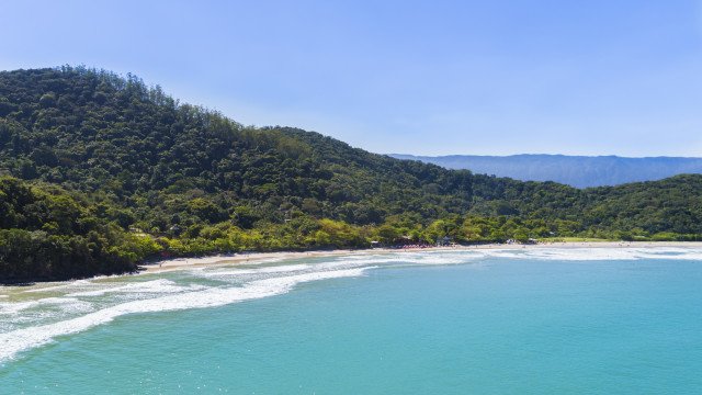 Guarujá quer controlar acesso a uma das suas praias mais bonitas