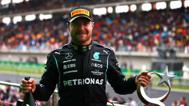 Bottas lança calendário com fotos nu para apoiar pesquisas sobre câncer de próstata