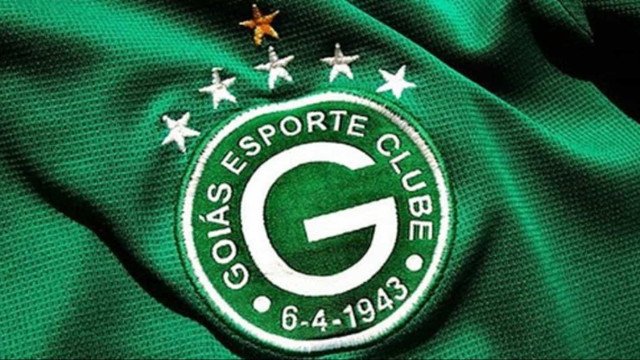 Goiás vence Coritiba, ultrapassa Vasco e ameaça trio na tabela