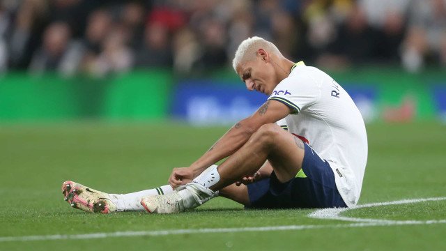 Richarlison desabafa após cirurgia e fala em ‘dores insuportáveis’