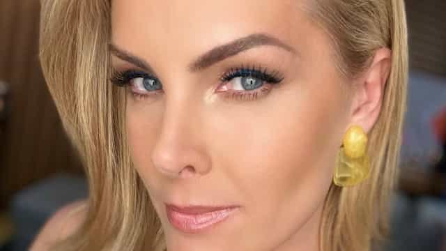 Ana Hickmann diz a colegas que pedirá o divórcio