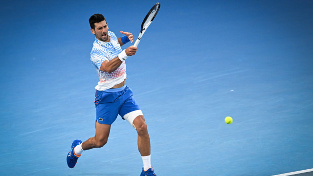 Djokovic confirma favoritismo e vence Etcheverry no Masters 1000 de Paris