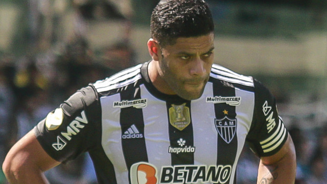 Atlético-MG vence Fortaleza com brilho de Hulk e Paulinho e entra no G4
