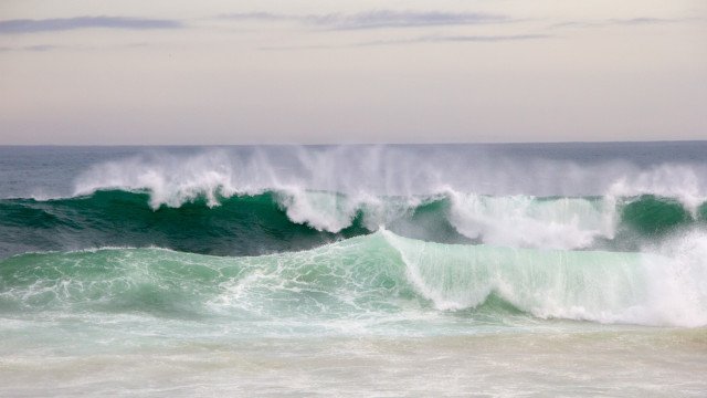 Praias do Rio de Janeiro continuam sob risco de fortes ondas