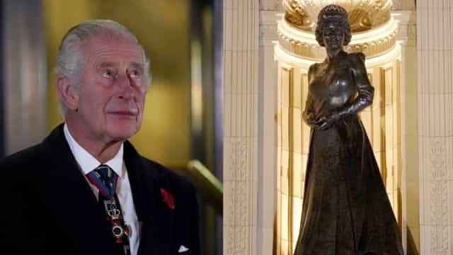 Charles III de lágrimas nos olhos ao inaugurar estátua da mãe