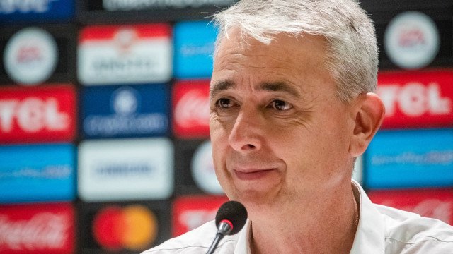 Tiago Nunes chega ao Rio e faz previsão otimista sobre o Botafogo no Brasileirão
