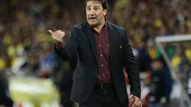 Técnico da Colômbia diz não precisar de Arias como ‘espião’ porque ‘todos conhecem’ Diniz