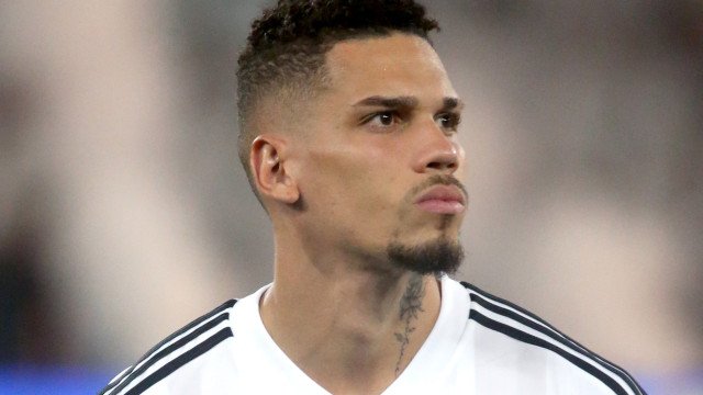 Paulinho, do Atlético-MG, responde a ataques religiosos e tem apoio de clubes