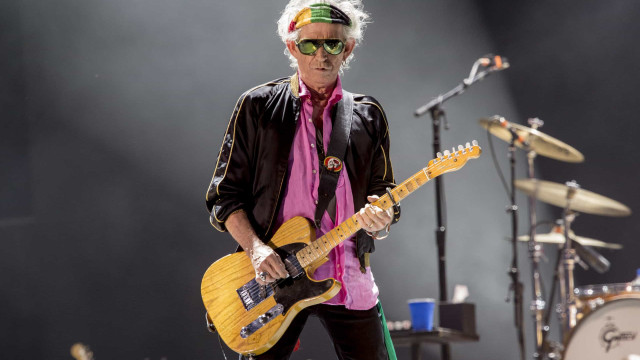 Keith Richards, guitarrista dos Rolling Stones, chega aos 80 após desafiar a morte