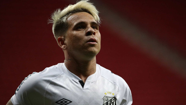 Atacante venezuelano Soteldo é emprestado pelo Santos ao Grêmio por uma temporada