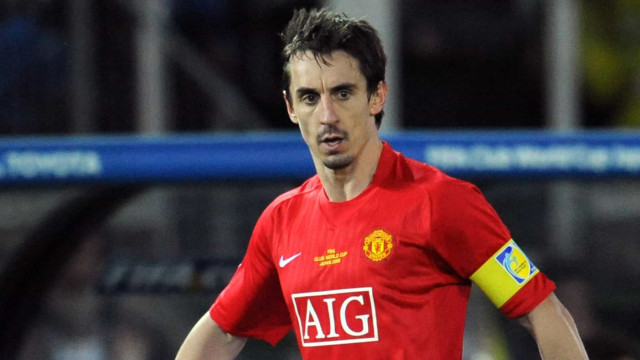 Gary Neville ‘arrasa’ venda do United: "desgraça até o fim do ano…"